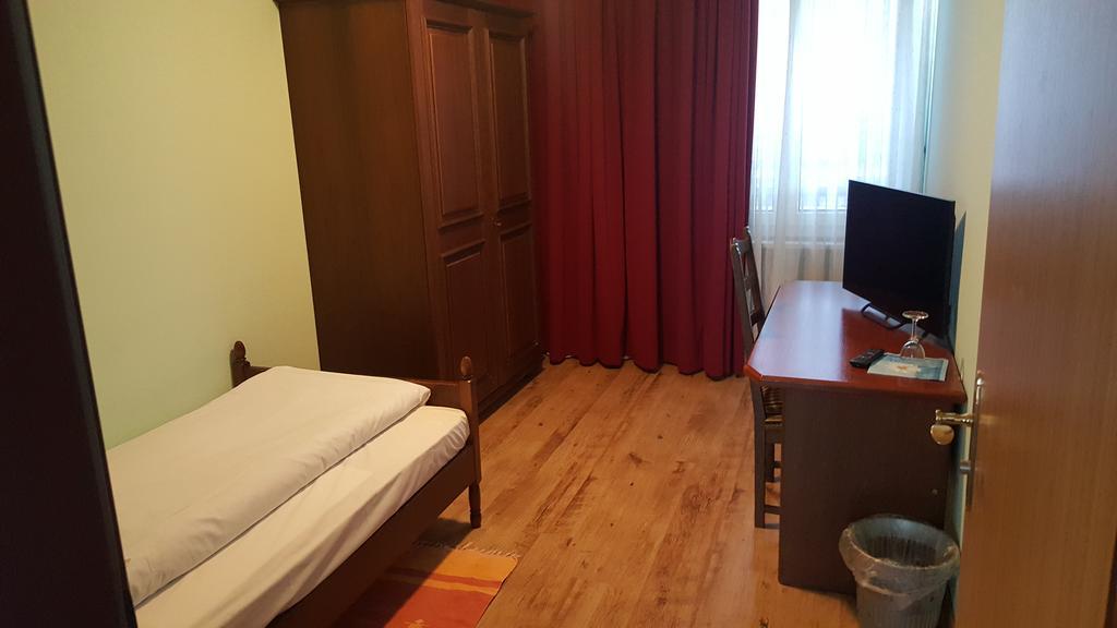 Hotel Mare & Monti Bassersdorf Exteriör bild