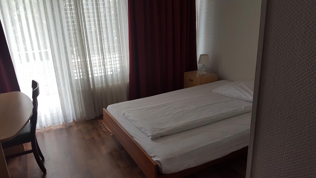 Hotel Mare & Monti Bassersdorf Exteriör bild